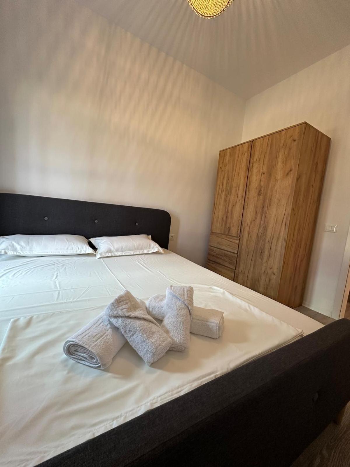 Sunflower Apartment Tiran Dış mekan fotoğraf